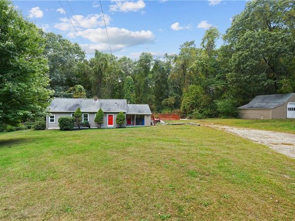 135 Lippitt Ave, Cranston, RI 02921