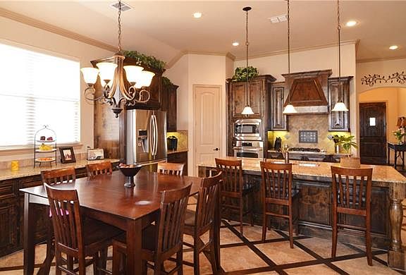 5th image of 2318 Farrington Dr