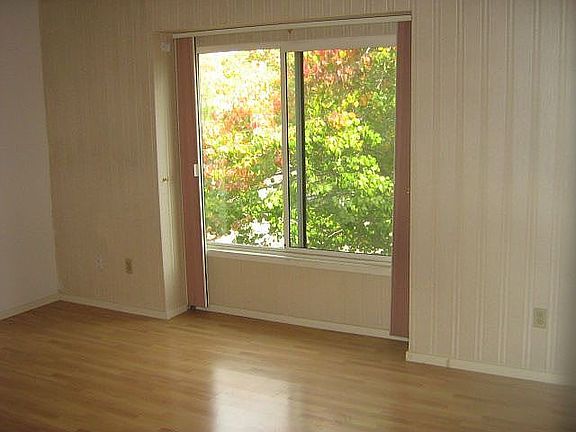 Pergo floors throughout
