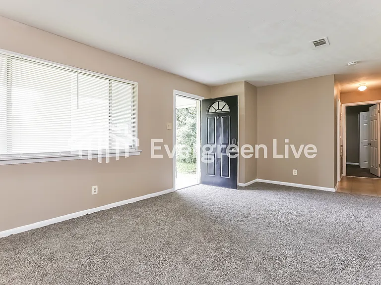 209 Stevenson St — Photo 4