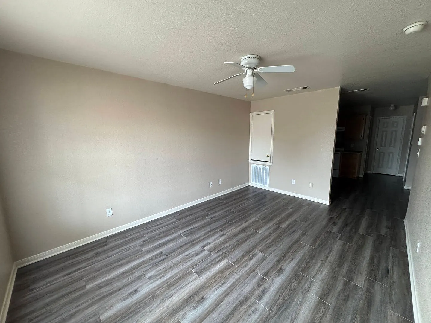 3805 Y S Pak Ct — Photo 4