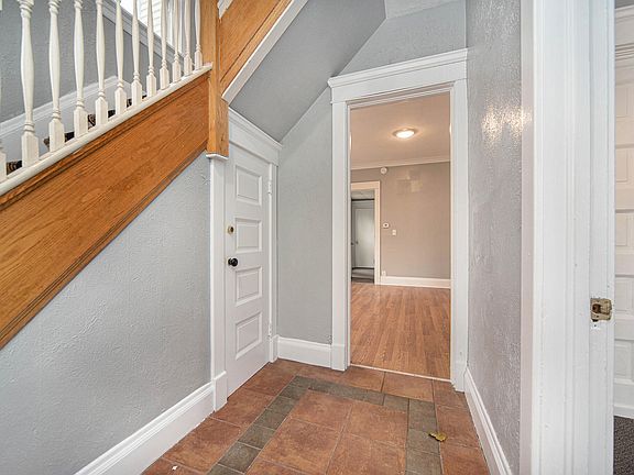 2nd image of 611 Minor Ave