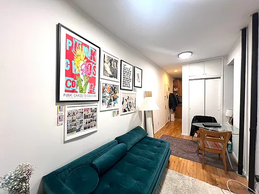 Rented by KNOCKKNOCK LLC | media 4