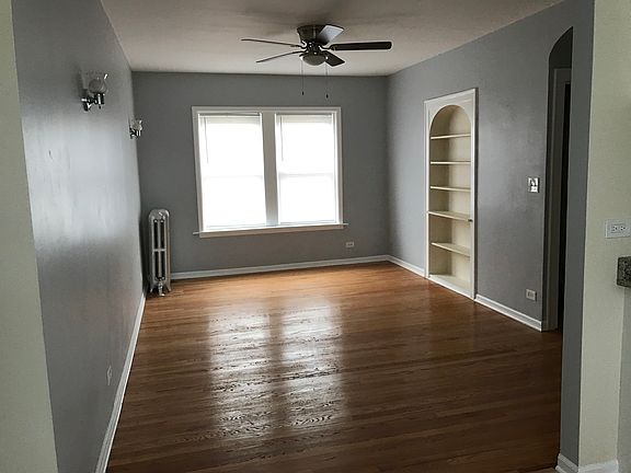 4th image of 4832 S Drexel Blvd APT 3E
