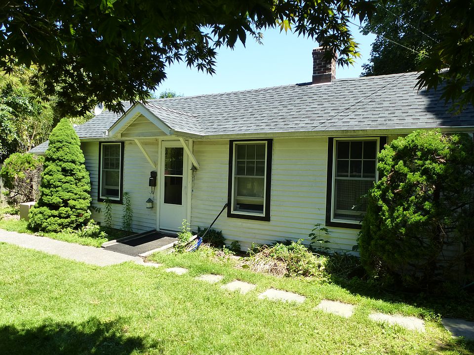 1st image of 9 Willow Ln