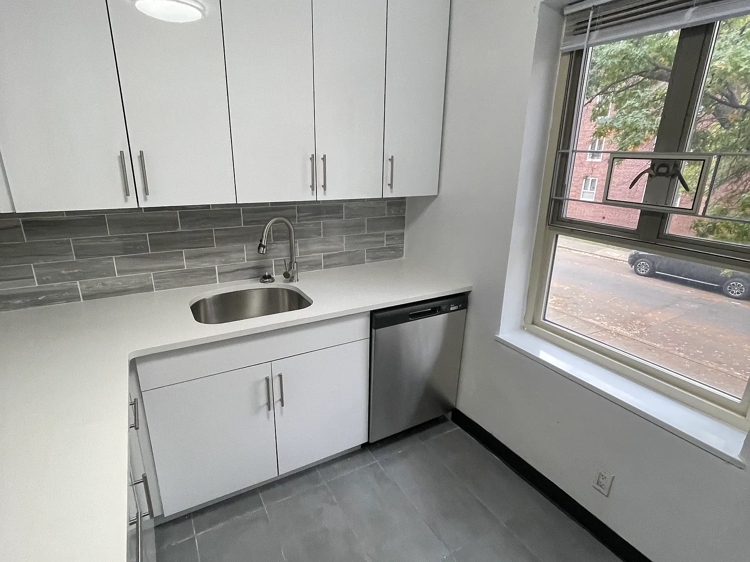 188th St, Fresh Meadows — Photo 3