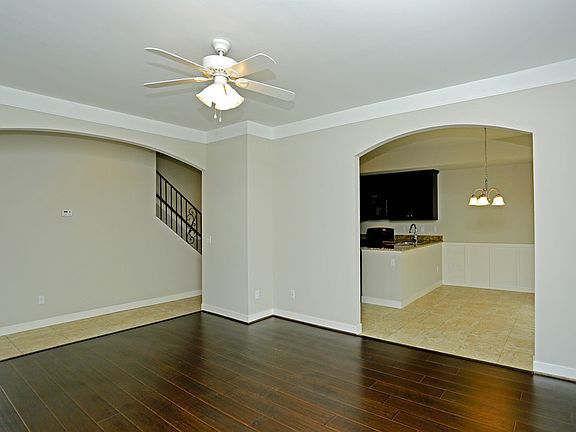 5th image of 6195 Lindemere Ln #6