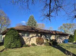 1481 W Hawkins St, Kankakee, IL 60901