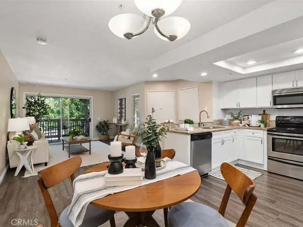 227 S Cross Creek Rd Unit D, Orange, CA 92869