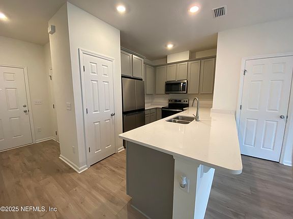 4th image of 111 BEACH PALM Court