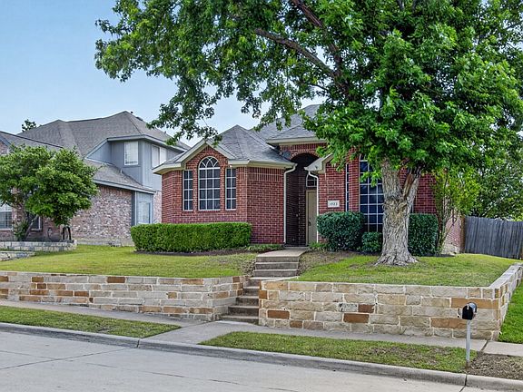 3rd image of 1822 Dartbrook Dr