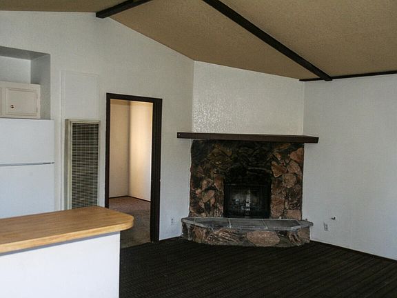 3rd image of 1002 W Fairway Blvd