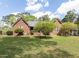204 Castle Ridge Rd, New Bern, NC 28562