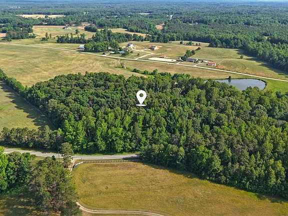 3rd image of 6810 Sawyer Rd #1