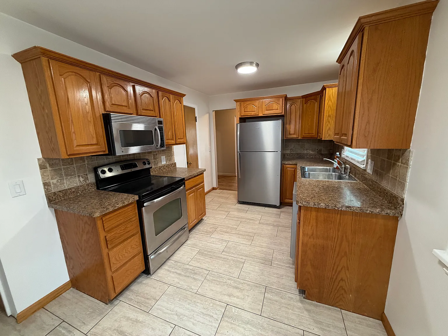 2 bed, 1200 sqft, $2,350 — Photo 2