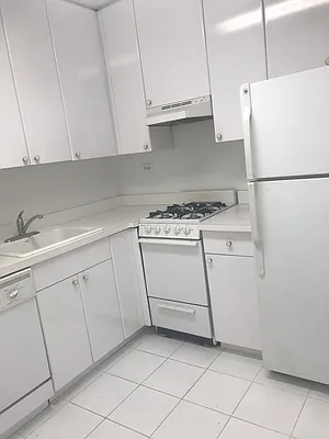 Rented by Carlyle Property Management | media 22