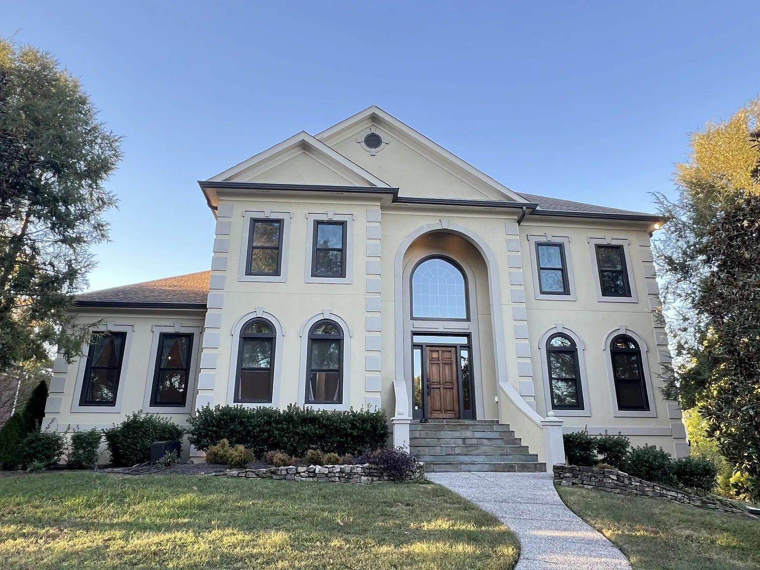 4 bed, 4.5 bath, 3377 sqft, $8,800 — Photo 1