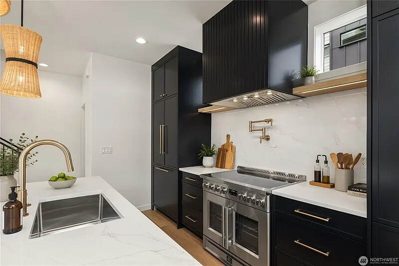 3 bed, 3.5 bath, 1778 sqft, $5,250 — Photo 3