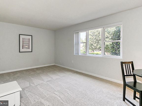 4th image of 6186 Greenwood Dr