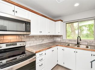 210 Prune St, La Marque, TX 77568