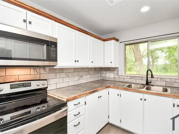 210 Prune St, La Marque, TX 77568