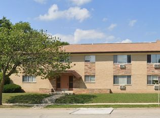 10428 W Lincoln Ave, Milwaukee, WI 53227