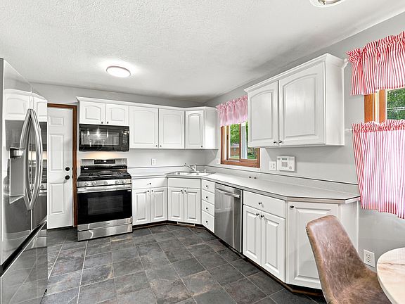4th image of 4206 43rd St