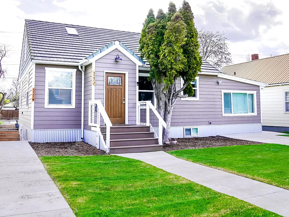 525 8th Ave W