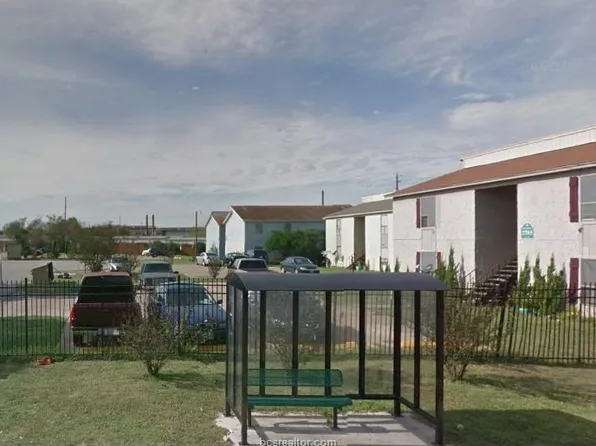 2704 Poplar Cir #A, Bryan, TX 77801