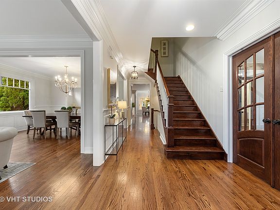 4th image of 207 N Vine St