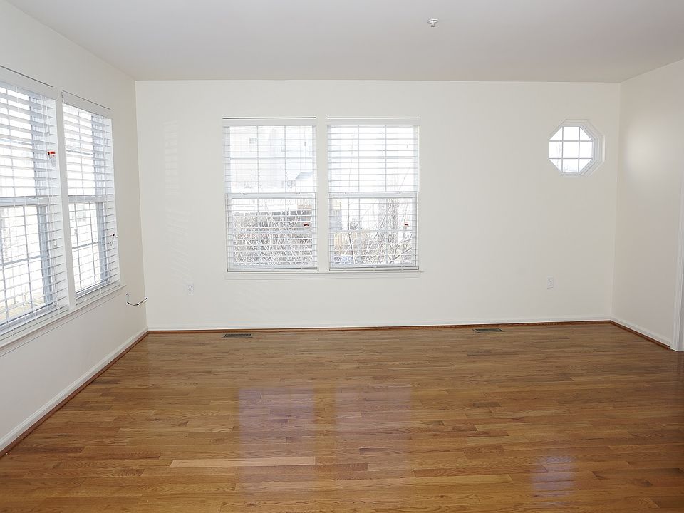 second floor living room