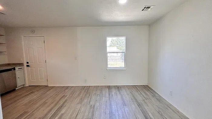 2 bed, 1.0 bath, 1021 sqft, $1,500 — Photo 4