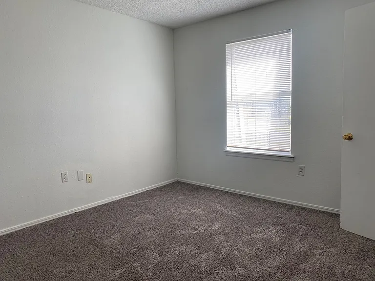 The Ivy Apartments-OK — Photo 24