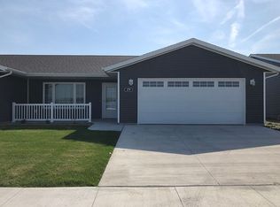 179 Hummingbird Ct, Independence, IA 50644