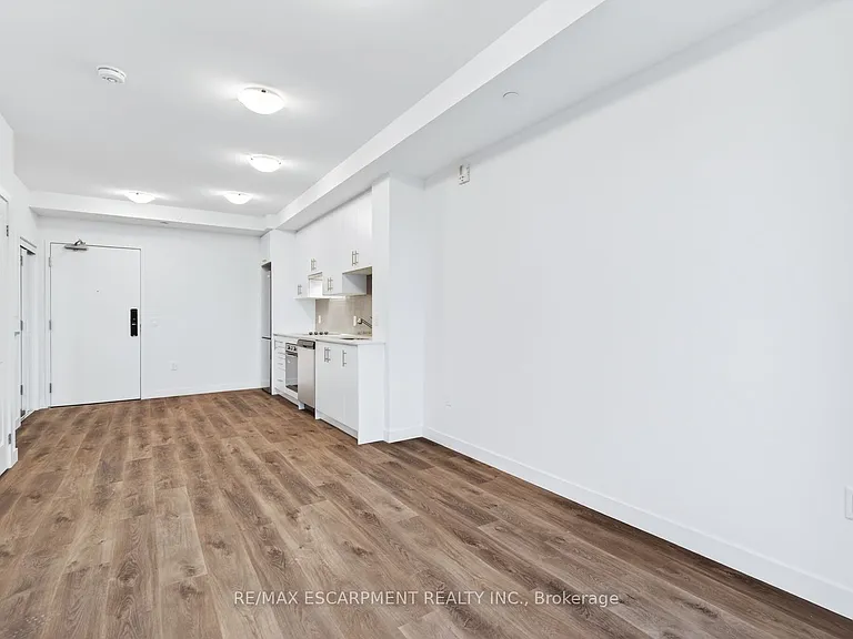 461 Green Rd #220 — Photo 6