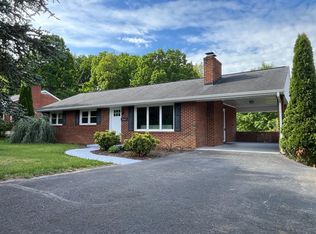 2641 Parkview Dr, Vinton, VA 24179