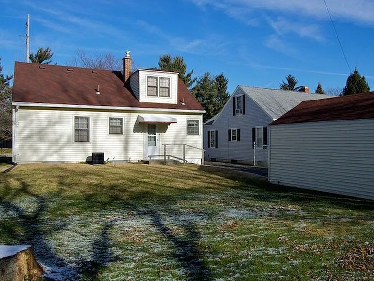 593 Cline Ave — Photo 2