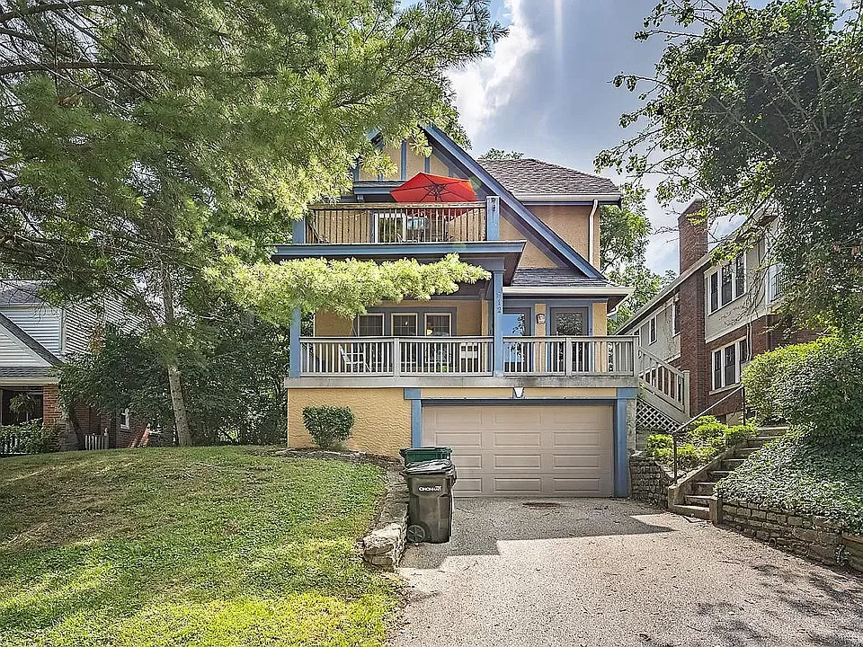 912 Ellison Ave #2