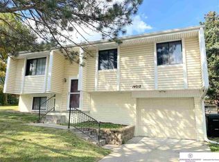 14012 Rose Lane Rd, Omaha, NE 68138