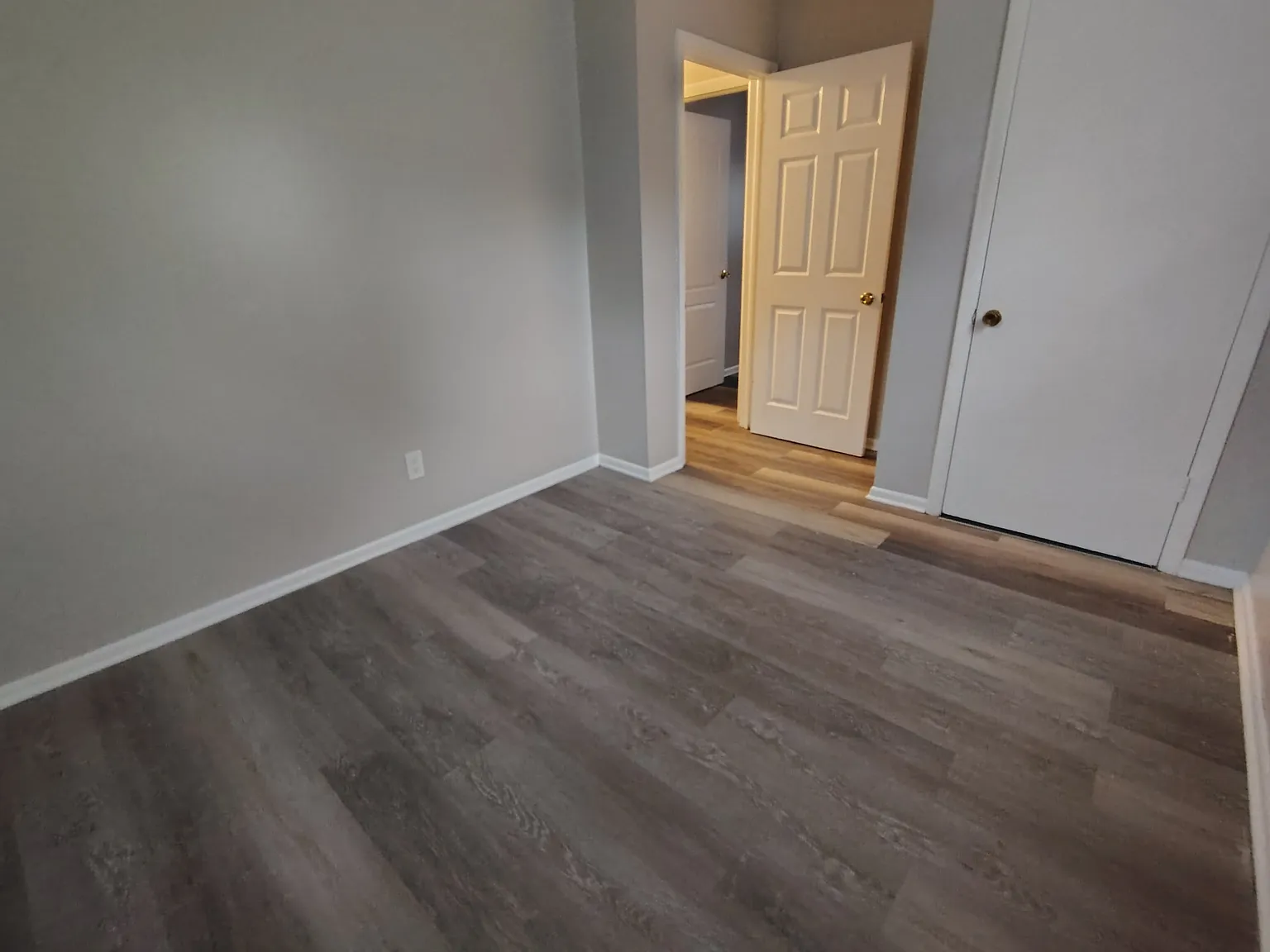 2 bed, 1.5 bath, 1050 sqft, $1,400 — Photo 3