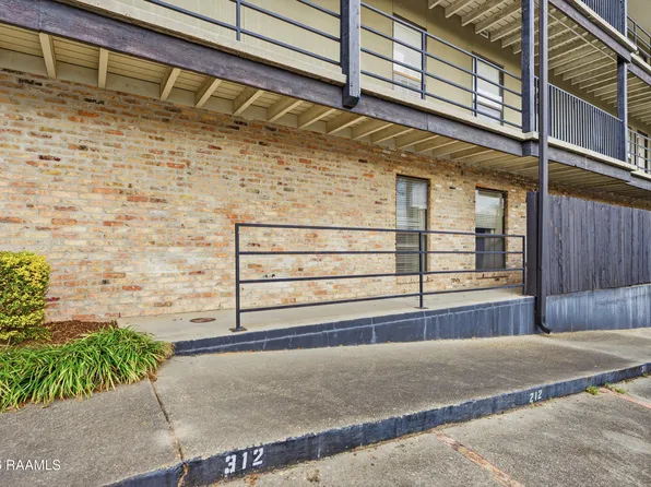 701 S College Rd APT 111, Lafayette, LA 70503