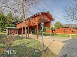 42 Falls View Dr, Dillard, GA 30537