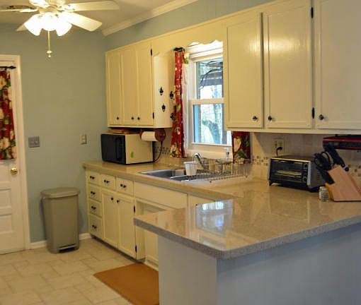 3rd image of 140 Walnut Dr