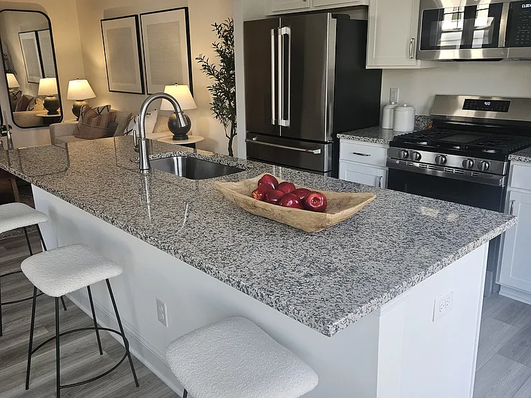 180 Hyacinth Ln — Photo 6