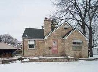 152 E Davis St, Beaver Dam, WI 53916