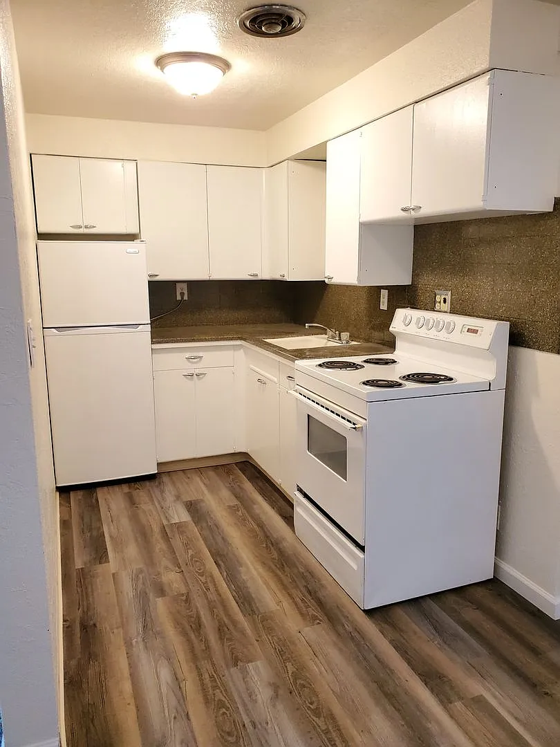 1 Bedroom Apartment — Photo 4