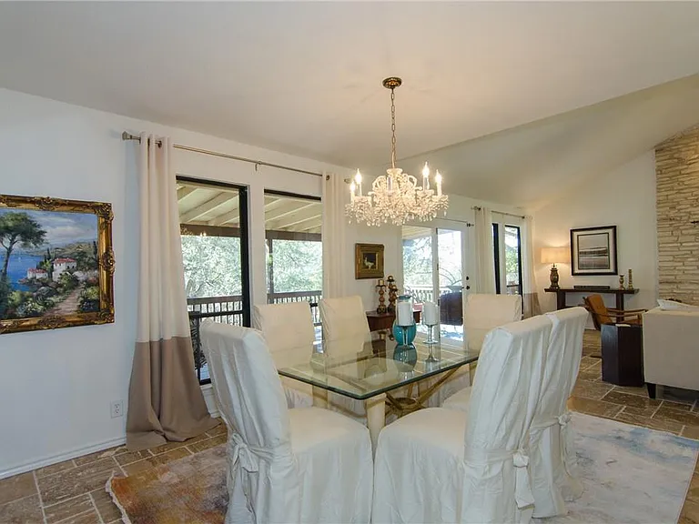 1353 Lost Creek Blvd — Photo 12