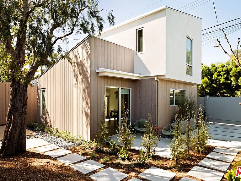 2209 Louella Ave — Photo 1