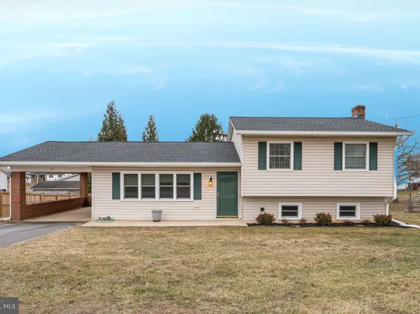 25 Stayman Dr, Ranson, WV 25438