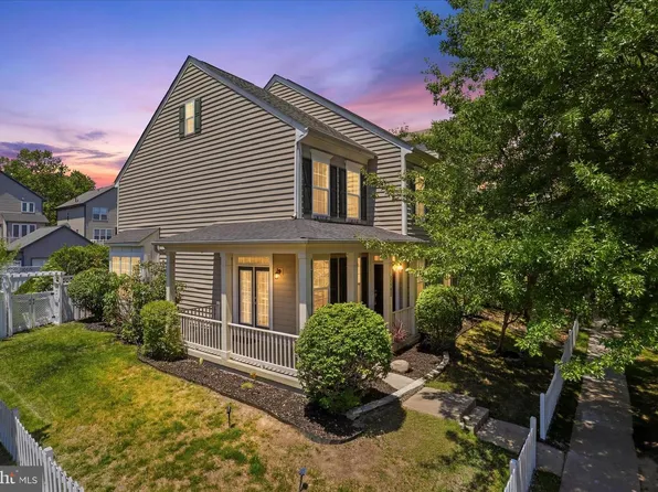20385 Bowfonds St, Ashburn, VA 20147
